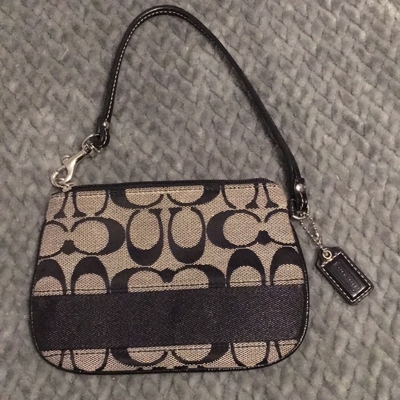 Coach wristlet - Picture 2 of 5
